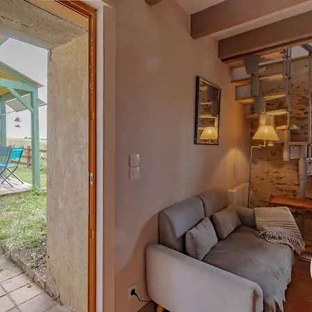 Ferienhaus Rustique Avec 2 Chambres, Nature, Animaux Admis, Wifi Et Parking - Fr-1-622-78 Vihiers