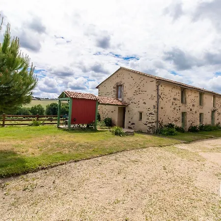 Landhuis Rustique Avec 2 Chambres, Nature, Animaux Admis, Wifi Et Parking Vihiers