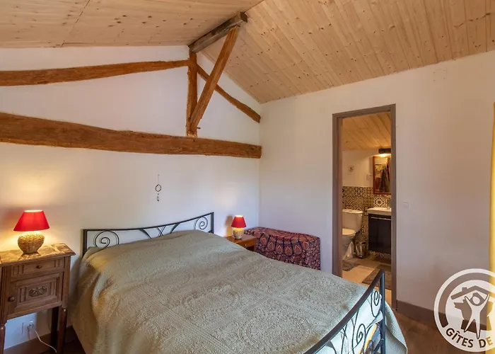 Сasa de vacaciones Rustique Avec 2 Chambres, Nature, Animaux Admis, Wifi Et Parking - Fr-1-622-78 *